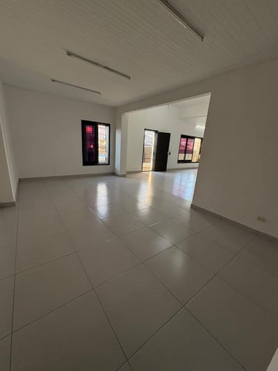 ALQUILO OFICINA ZONA 