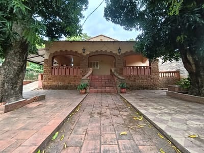 Casa Colonial En Caacupé