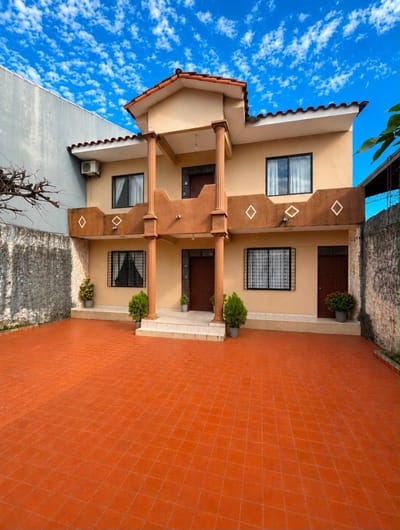 CASA EN VENTA BARRIO LINDO