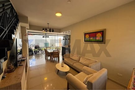 Hermoso dúplex en Lambaré - zona yacht y golf club