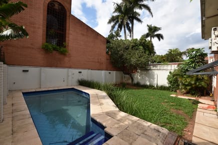 Alquilo residencia para vivienda o uso comercial