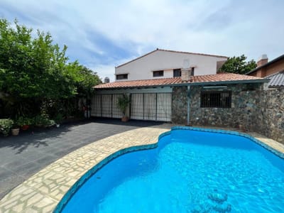 VENDO CASA EN BARRIO NAZARETH 