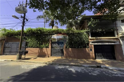 En Venta amplia Residencia de 4 habitaciones 