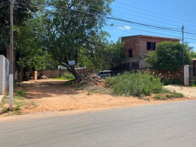 EN VENTA TERRENO EN SAN LORENZO, BARRIO LAURELTY