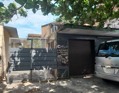 VENDO CASA A REFACCIONAR EN LAMBARE