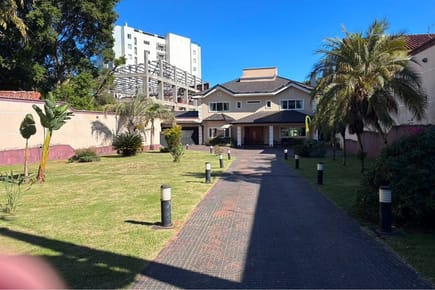 VENDO RESIDENCIA DE LUJO EN ENCARNACION/ITAPUA