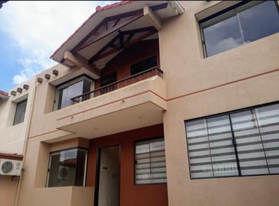 CASA EN ALQUILER IDEAL PARA EMPRESA O VIVIENDA