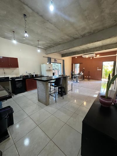 CASA EN ESQUINA CON POTENCIAL COMERCIAL EN VENTA – SAN ANTONIO