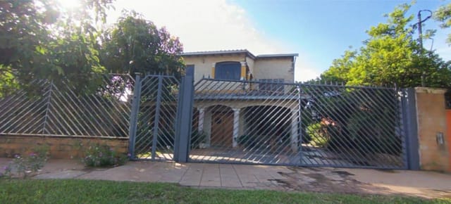 EN VENTA CASA EN LAURELTY SAN LORENZO 