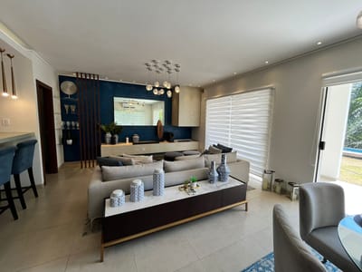 HERMOSA CASA EN VENTA TOTALMENTE AMOBLADA EN EL URUBO
