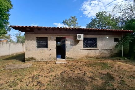 Casa en alquiler en Ypacaraí 