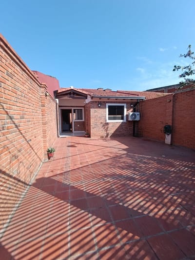 VENDO CASA EN VILLA ELISA