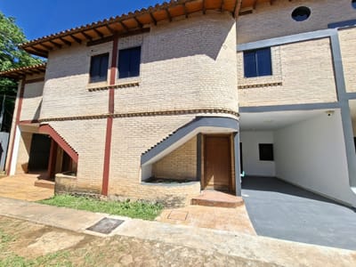 Duplex generando renta en Barrio Cerrado De Fernando De La Mora