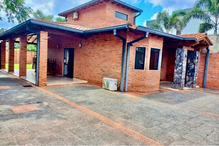 VENDO CASA EN SAN LORENZO - LAURELTY - JACARANDA