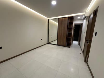Departamento de 1 dormitorio en alquiler con parqueo  Breeze Tower