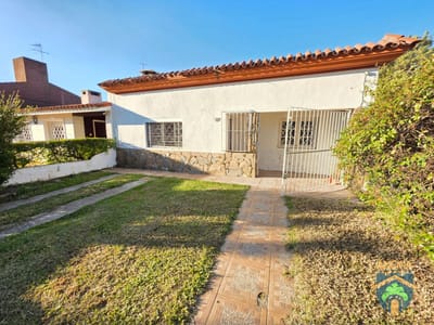 VENTA Casa Andres Gomez Malvin 2 dormitorios cocheras 100m al norte de Av Italia