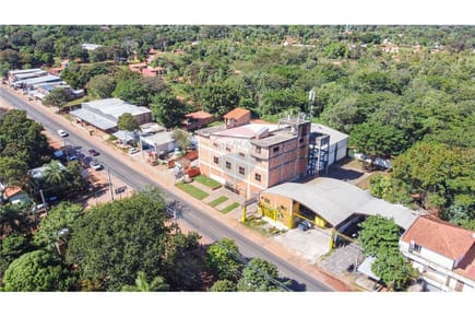 Vendo edificio sobre la Avenida Las residentasv