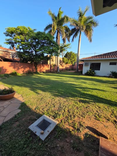 Alquilo Casa 5 Dorms. con Piscina en Barrio Kennedy