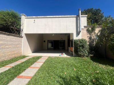Casa Pareada de 3 habitaciones, toda en PB en Barrio Sta. María Asunción