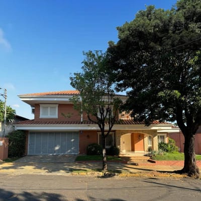 Casa De 4 Dormitorios En Barrio Mariscal Lopez Asunción