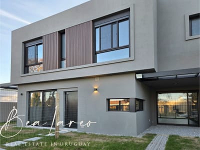 Casas a la venta a estrenar en complejo en Carrasco norte.