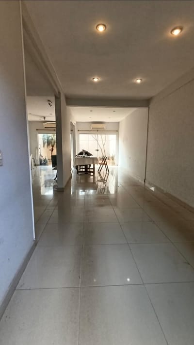 SALÓN COMERCIAL U OFICINA EN ALQUILER BARRIO MBURUCUYÁ