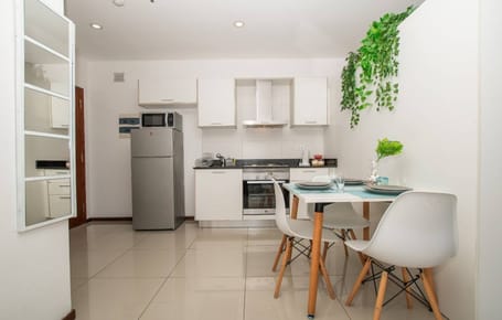DEPARTAMENTO MONOAMBIENTE AMOBLADO EN VILLA MORRA EDIFICIO MONDRAIN