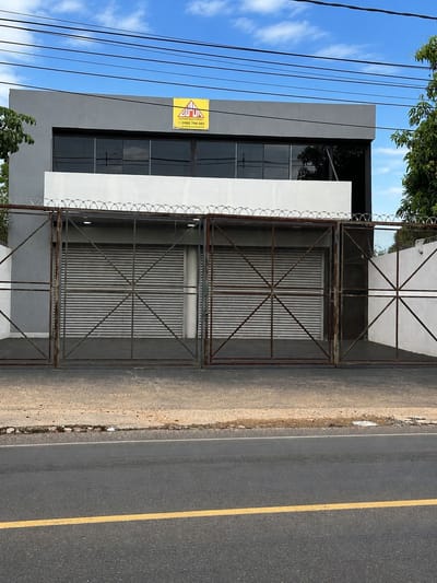 ALQUILO SALÓN COMERCIAL Y SHOWROOM A ESTRENAR SOBRE RUTA LUQUE – SAN LORENZO