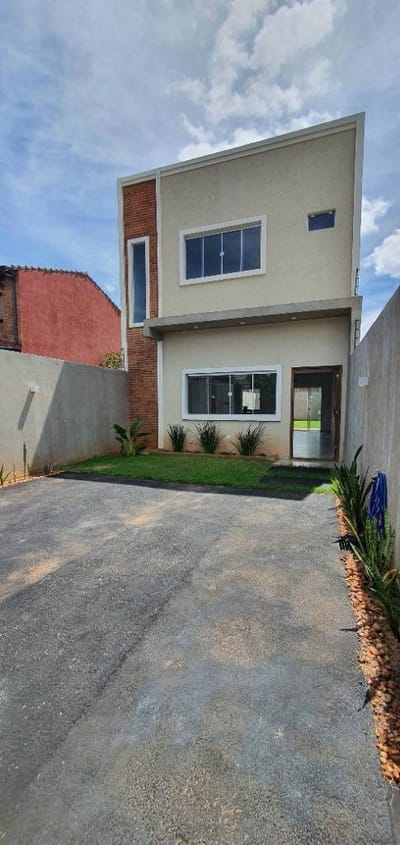 VENDO DUPLEX EN LUQUE BARRIO AMERICA 