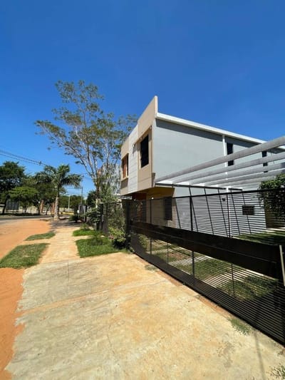 EN VENTA AMPLIO DUPLEX A ESTRENAR ZONA RUTA LUQUE SANBER