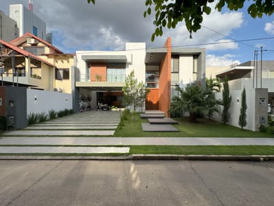 Casa En Venta De 4 Dormitorios En Suite En Cond. Pirai