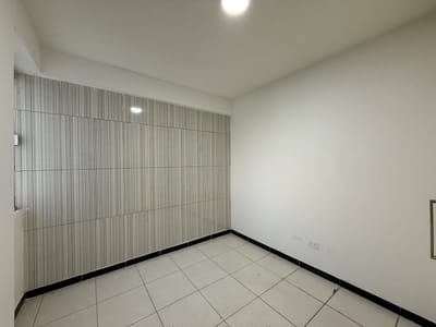 MODERNO Y AMPLIO DEPAERTAMENTO EN VENTA, AV 2DO ANILLO 