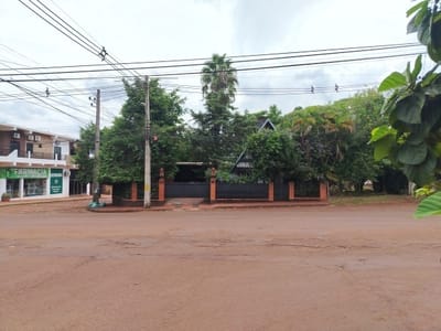 VENDO CASA EN EL BARRIO CENTRO DE HOHENAU