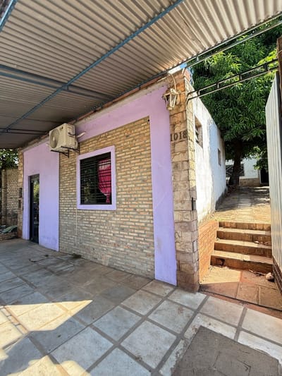 Terreno con casa a demoler en Venta