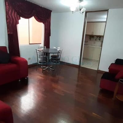 Departamentos AV Sucre  Piso