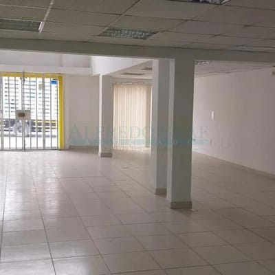 Oficinas AV Canada  Piso  y