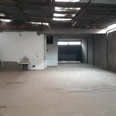 Locales Comerciales AV Ferrocarril o Av San Juan  a  minutos del mercado mayorista