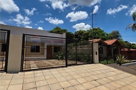 MODERNO CHALET A ESTRENAR EN CAPIATÁ. RUTA I KM 23