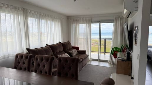 VENDO DPTO EN EDIFICIO PARANA PLAYA - ENCARNACION