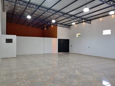 ALQUILO SHOWROOM CON DEPOSITO Y OFICINA EN VILLA ELISA 