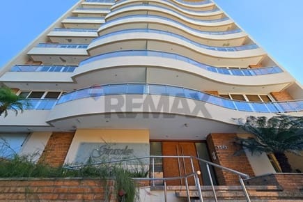 Departamento  3 Dormitorios Edificio Los Girasoles, Barrio Villa Morra