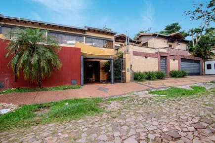 Casa Lambaré Bruno Guggiari 