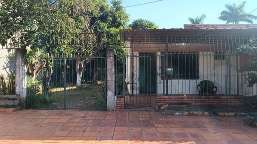 VENDO CASA A REFACCIONAR EN BARRIO VALLE APUA LAMBARE