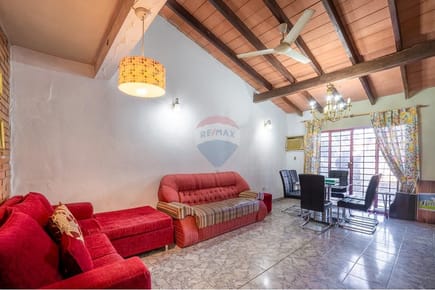 EN VENTA GRAN RESIDENCIA LOCALIZCADA EN LAMBARE - RCA ARGENTINA