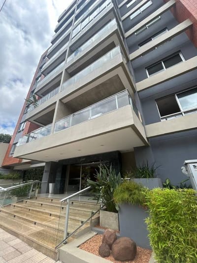 VENDO HERMOSO Y AMPLIO DEPARTAMENTO EN EDIFICIO TORRE SPANO - BARRIO HERRERA