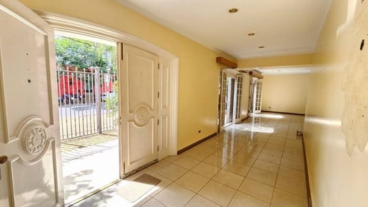 Alquilo Residencia en Villa Morra Ideal para Oficina  o Vivienda