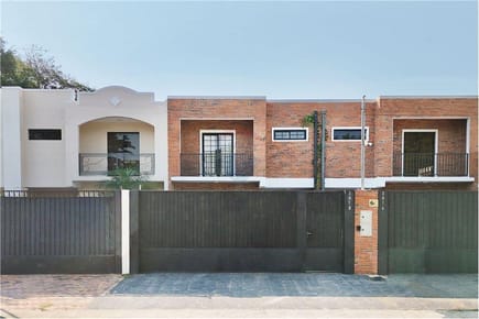 VENDO DUPLEX EN LAMBARE A DOS CUADRAS DEL YACHT