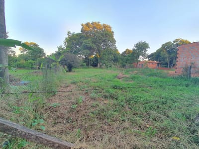 VEDNO TERRENO EN LUQUE - MORA CUE