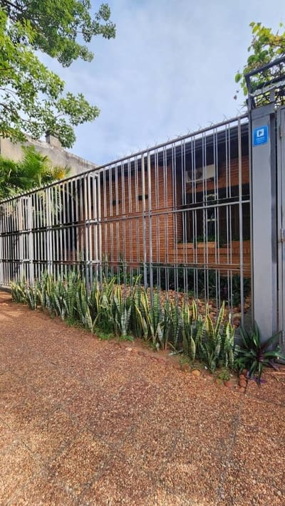 VENDO AMPLIA PROPIEDAD EN BARRIO JARA