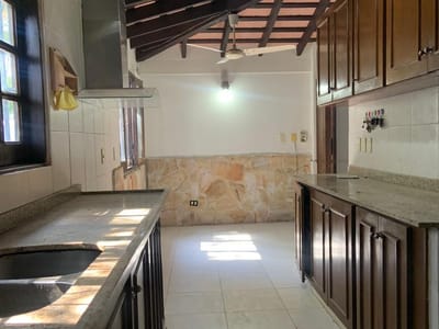 Casa de 3 Dormitorios en Suite en Venta/Alquiler